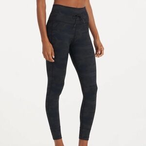 NIB: VUORI women’s daily legging